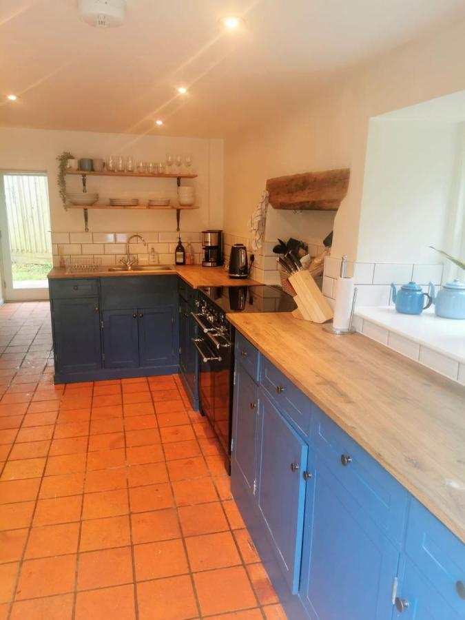 Glenfield Cottage - Secluded Luxury Deep In The Oxfordshire Countryside Wilcote Exterior photo