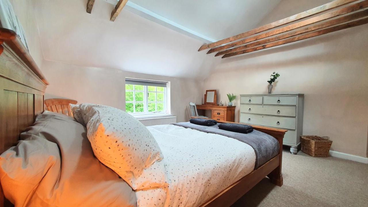 Glenfield Cottage - Secluded Luxury Deep In The Oxfordshire Countryside Wilcote Exterior photo